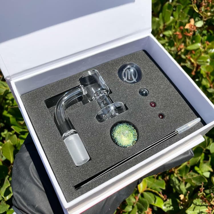 Monark glass waterpipe